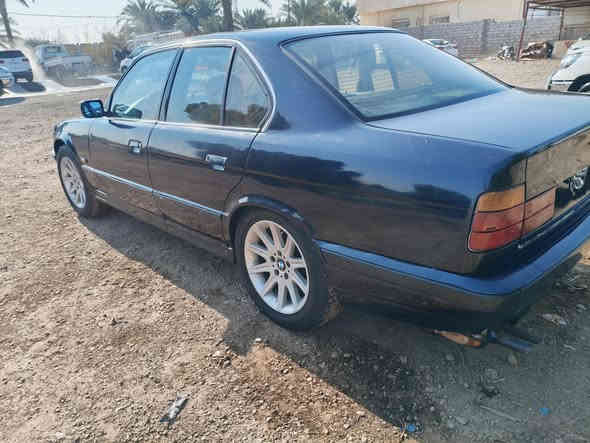 السلام عليكم 

530 مكينه 6 
كير ومحرك حاويه شادهن جدد 
تحويل ثاني يوم 
السعر 35 وبيها مجال 

*********** ابو منتظر
