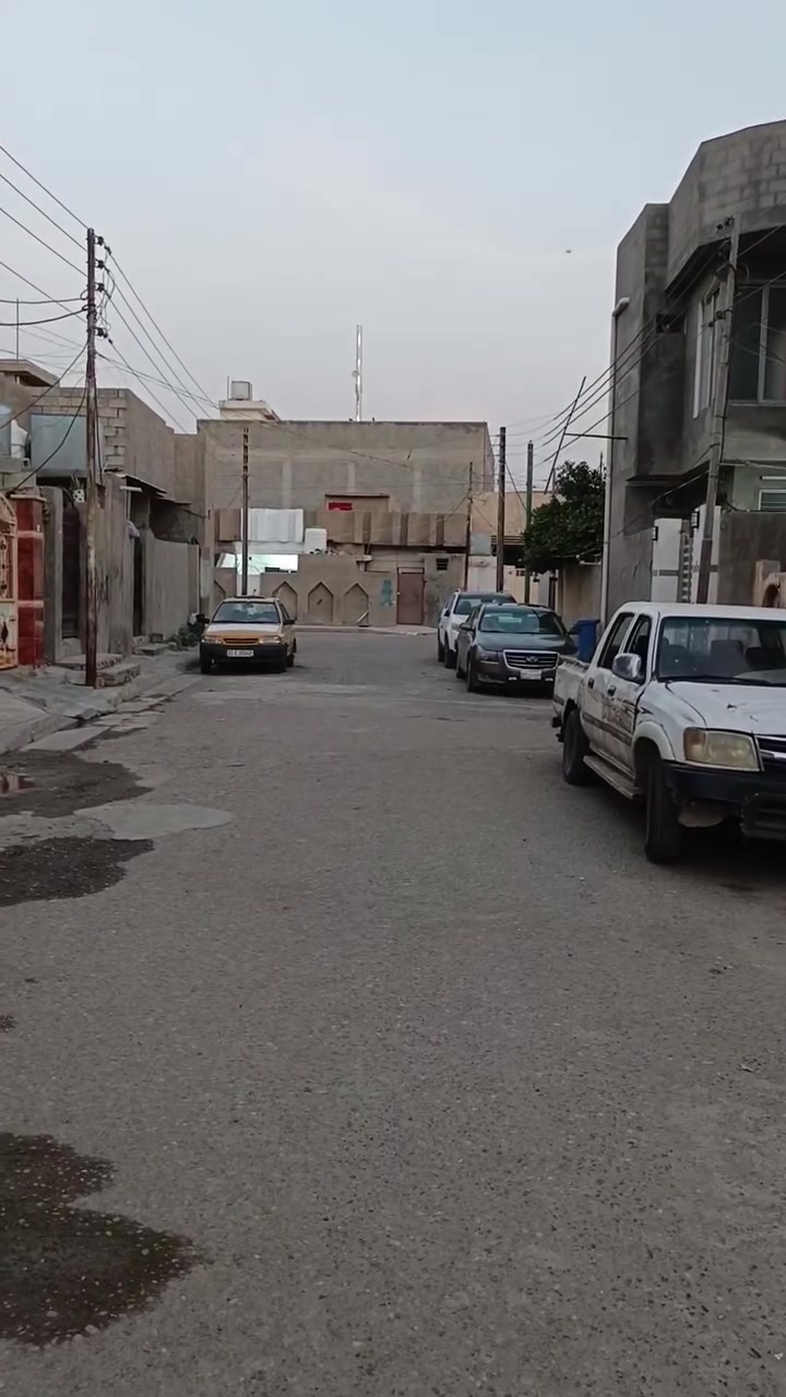 يا الله بيت طابقين للبيع، حجة ملك صرف وتحويل مباشر باسم المشتري.
موقع مميز جداً ورا التجاري مباشر، بالفرع المجاور لمجمع الرحمة (فرع الأمير).
البيت مرتب ومناسب للسكن، وباقي التفاصيل كاملة بالفيديو.
اللي جاد بالشراء وراغب يشوف العقار، حياه الله وبي خير ودلل.
📞 ***********
