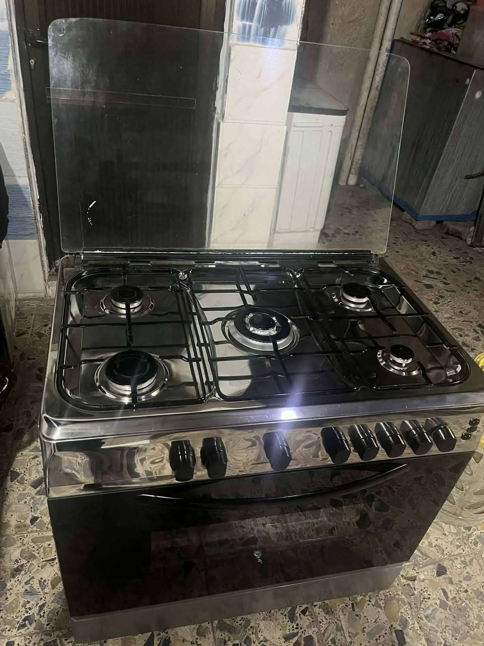 طباخ تركي درجه اولى قياس 60 في 90 
السعر 160. العنوان بغداد 
رقم الهاتف *********** وبي واتساب
