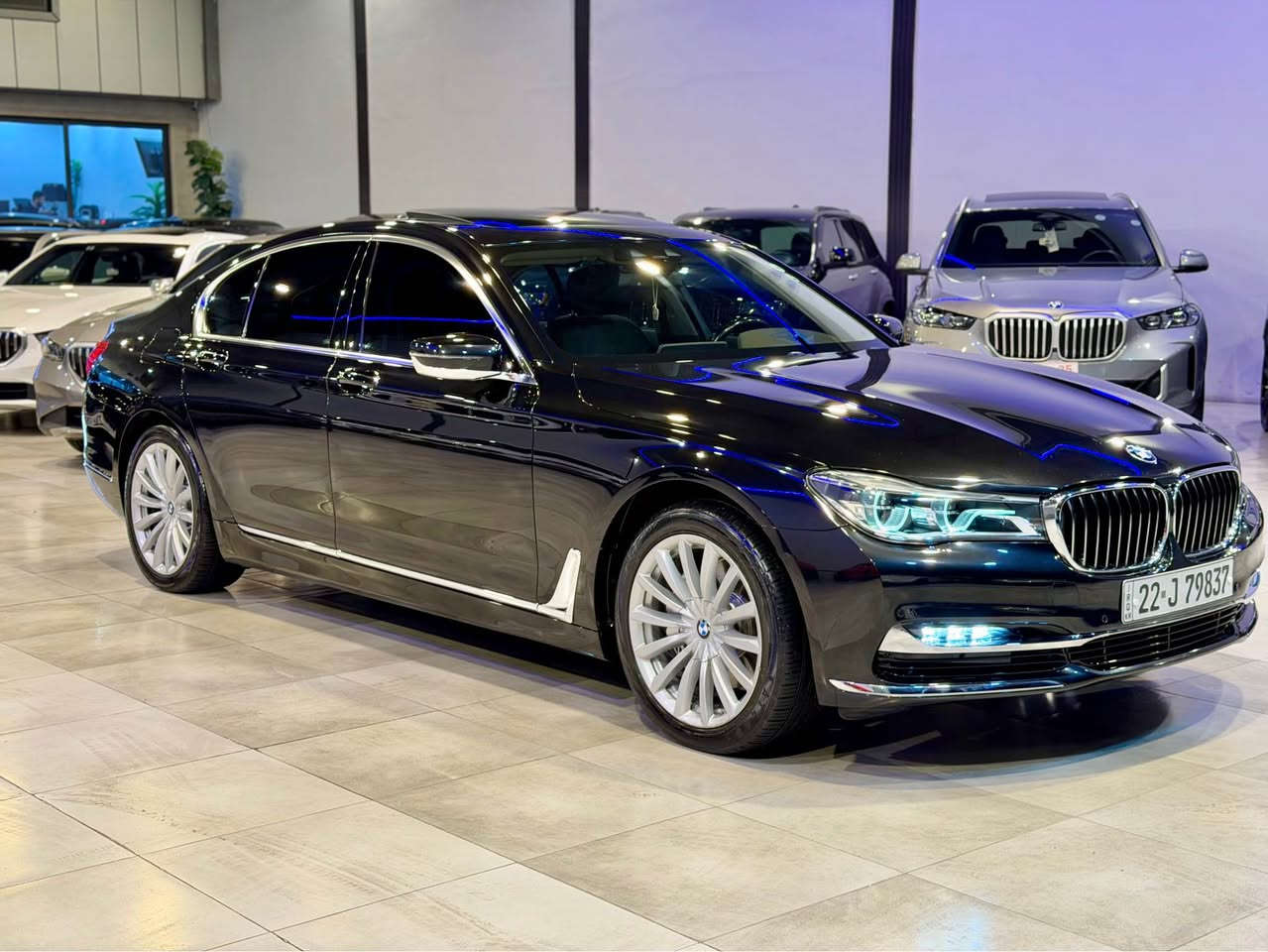 BMW 2017
V6 كاز ضمان دولي 
مواصفات 
رادار امامي حلفي جانبي 
لايتات ليد زينون متحرك 
حساس خلفي امامي اوتو بارك 
كشنات مساج 
سلايت 
كشنات ميموري هيتر 
بصمة  ابواب 
صندوق كهرباء 

سيارة كلشي بشرط سونر كير محرك كهربائي 
٢ قطعة كلير  

238$
*********** وتس اب 
*********** أربيل, العراق
