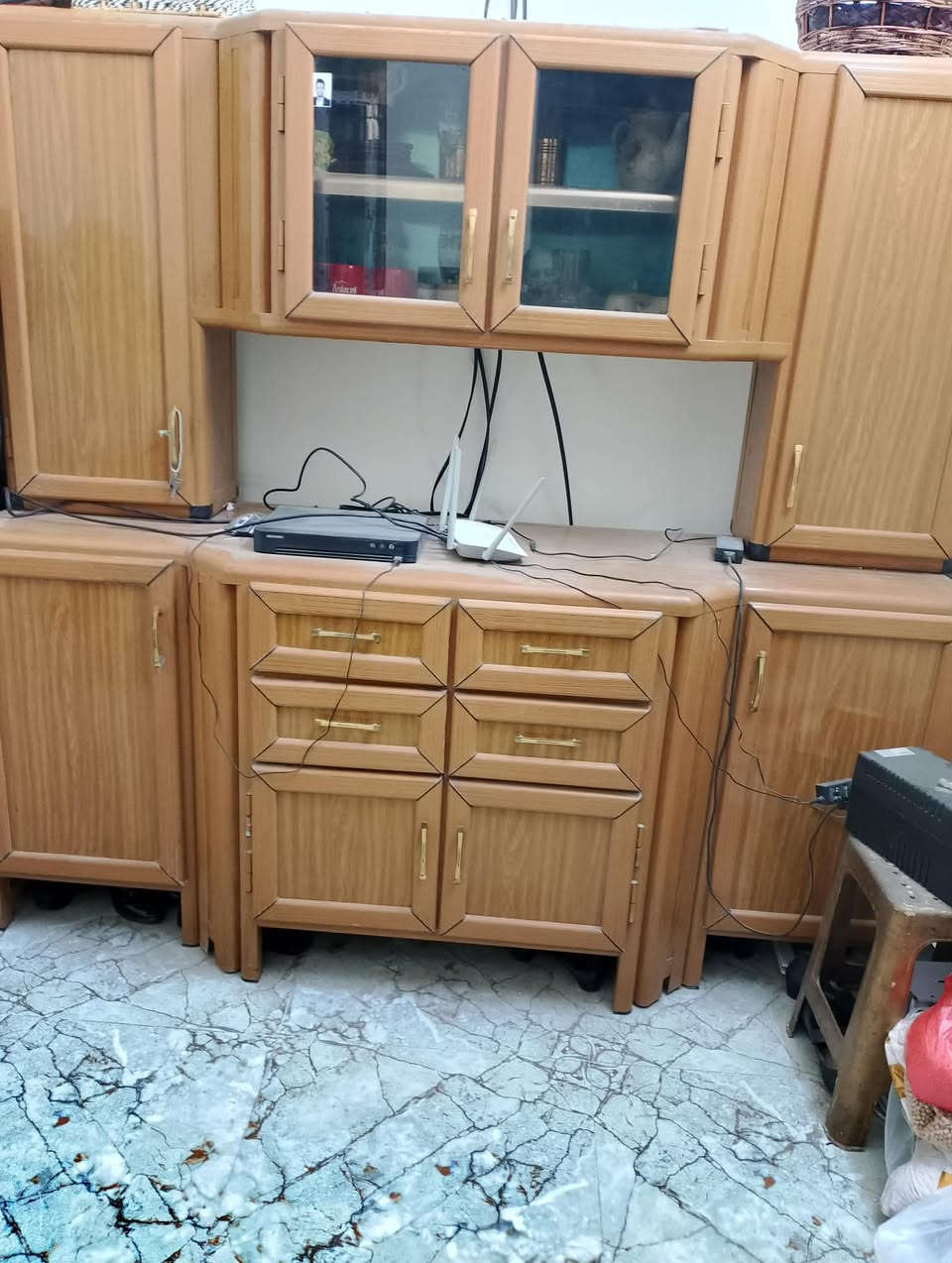 كاونتر 5 قطع السعر 450 وبي مجال مكانه فلوجه حي العسكري للاستفسار على الرقم ***********
