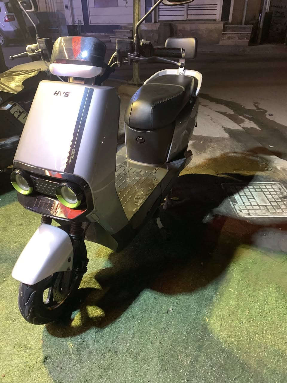 السلام عليكم اخوان دراجه شحن ٦ بطاريات مابيها كل نقص نظافتها شوفه عينك بصمه عن بعد بطارياتها نظيفه شحنها سريع ساعتين تفول السعر ٥٥٠ وبيها مجال مكاني شقق زيونه ***********
