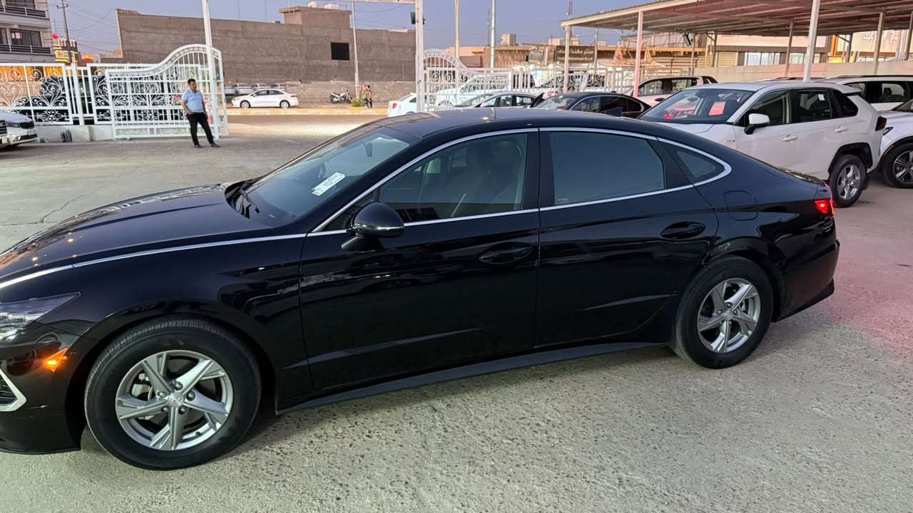 سلام عليكم
سوناتا للبيع موديل 2023 سياره فول ماعده بصمه وبنوراما محرك 2500 جي دي اي رقم الانبار تحويل ثاني يوم سياره ضررها مبدل باب نفس لون بلادي مكانها الرمادي سياره جاهزه ومابيها نقص 
***********

