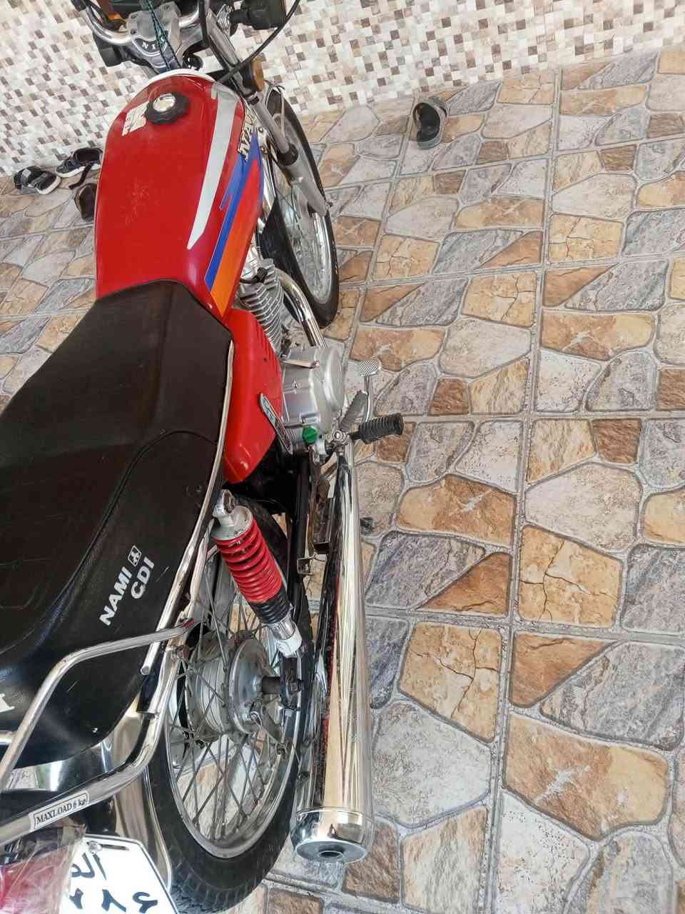 السلام عليكم دراجه نامه متياز موديل 24 اوراق سكنر كهربائيات شغاله  الدراجه ما ناقصه شي بس تفيلس بيه صوت خفيف *********** او خاص محمد عبد
