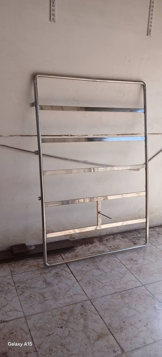 السلام عليكم
سيباية ستانلس ستيل 110 × 160 
السمك ٢ ملم كل ملحقات التثبيت تجي مع
 السيباية مع تثبيت سبير ترهم فقط على
 الباسفيكا العنوان ذي قار
السعر 225 الف 
***********
