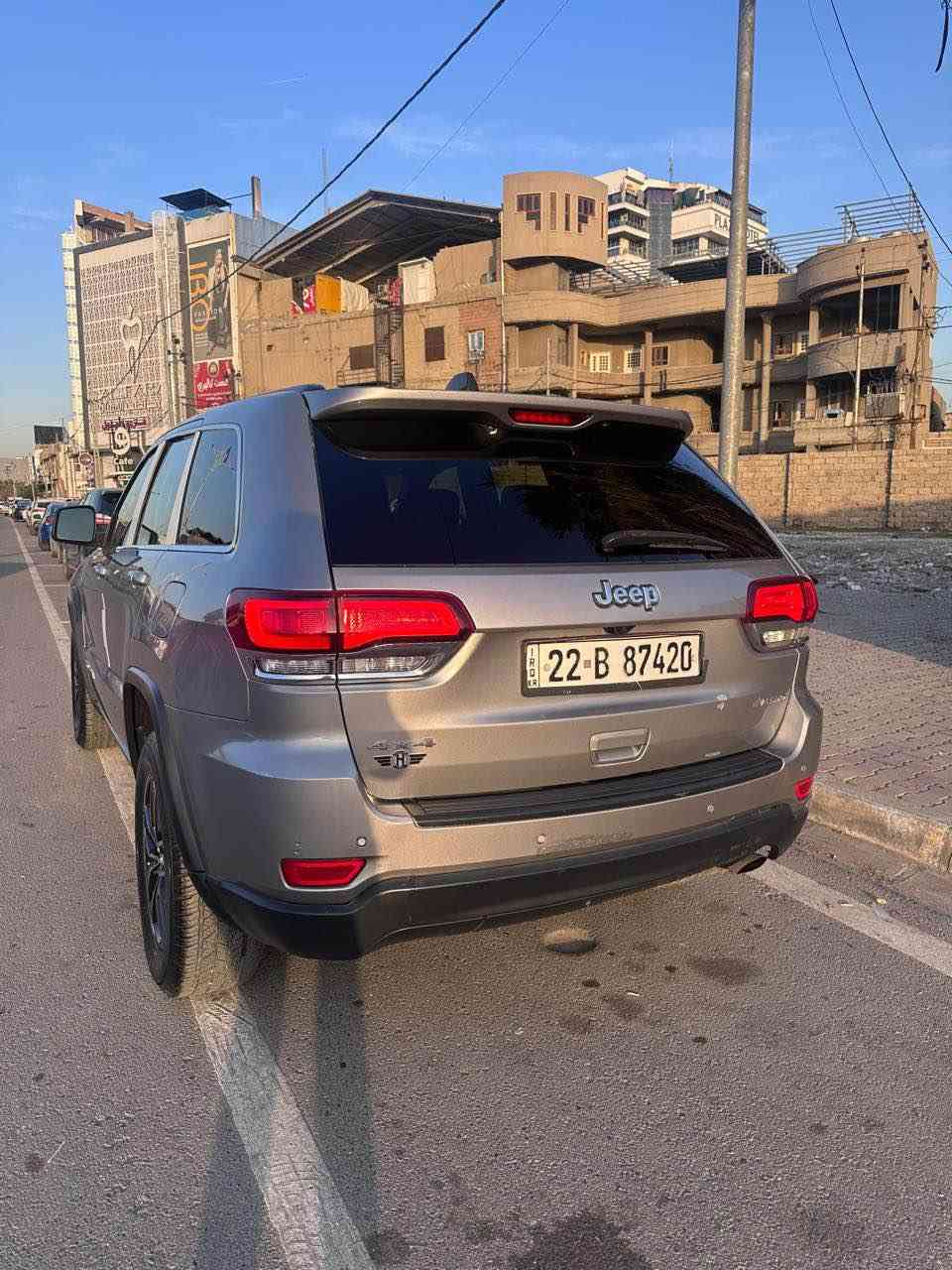 جيب لاريدو ٢٠٢٠
موصفات اعتيادي 
شاشه وسط
تشغيل 
حساسات 
اوتو بريك 
اوتو ستوب 
ماشيه ٩٧ ميل
ضرر باب سكن صبغ وشبر من جامرلغ
سعر 237$ 
مكان السيارة كركوك  ‭0770 239 9166‬ كركوك, العراق
