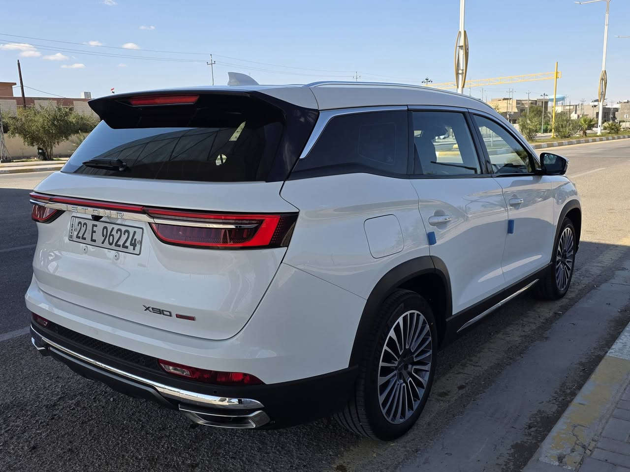 #للبيع جيتور X90 Plus luxury
موديل 2024 فول مواصفات 

محرك 2000 توربو 

7 راكب 

وكالة جيتور بعدها داخل الضمان 

ماشية 20 الف كيلو متر 

رقم اربيل بأسمي 

بانوراما 

بصمة 

صندوق كهرباء 

سماعات سوني 

كشنات جلد عنابي 

كشن خزن ميموري 

شاحن وايرليس 

ويل 20 
السعر / 188 ومجال

مكان السيارة / فلوجة - بغداد


**إذا كنت صاحب هذا الإعلان وتريد حذفه لأي سبب، رجاءا أرسل رسالة إلى الدعم الفني**