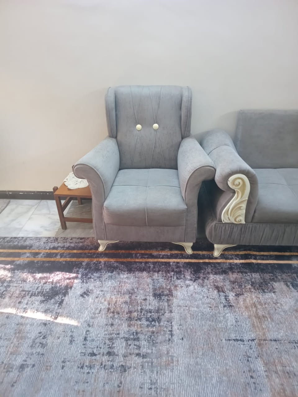 تخم عشر مقاعد لى بيع نضيف كلش لى بيع سعر ٣٠٠ ألف
العنوان بلديات الأمن العامه مقابل مكولات  حنش 
رقم الهاتف ‏‪***********‬‏
