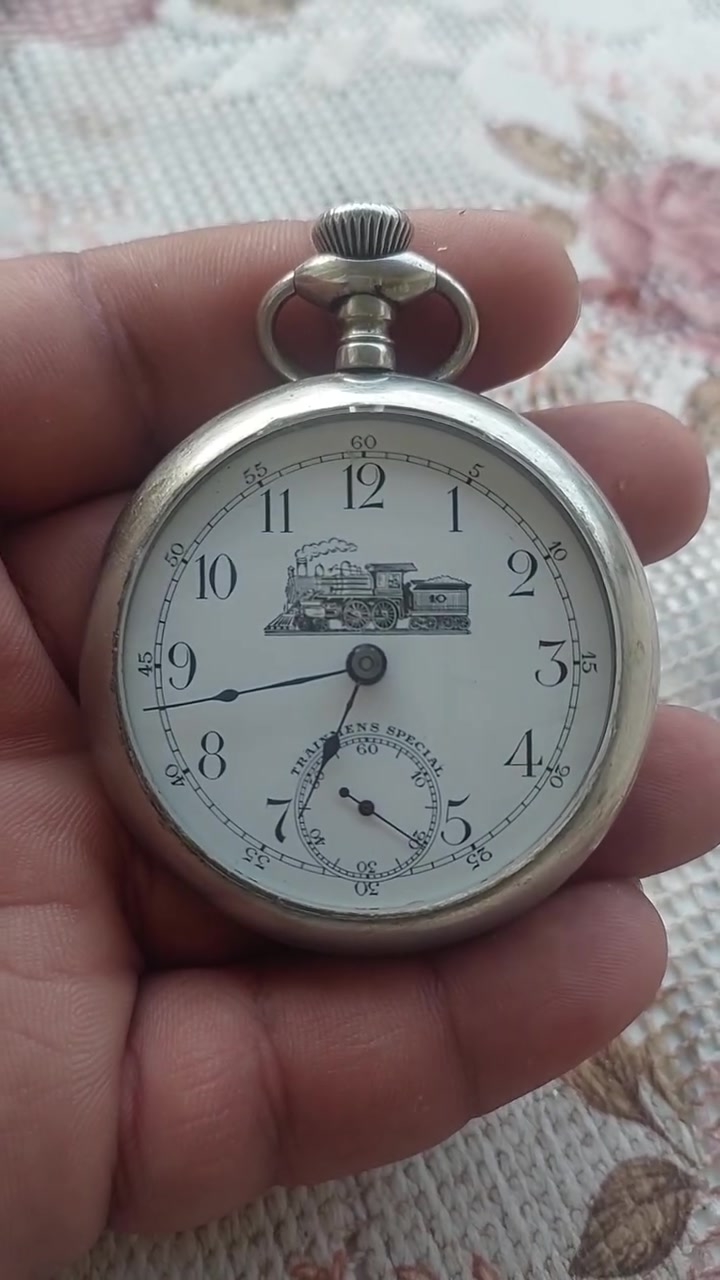 ساعة سويسري قديم البيع سعر خاص رقم واتساب ***********
