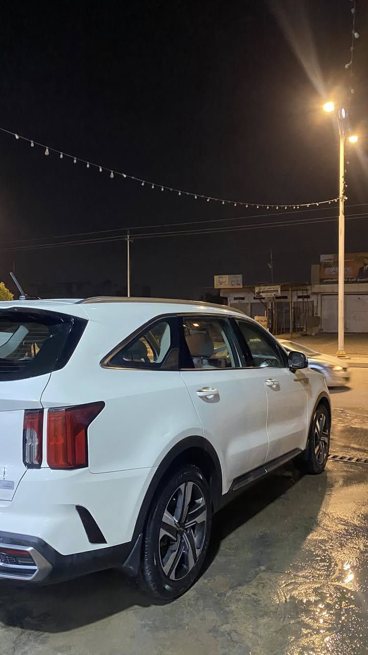 سورنتو 2022 
4 سلندر 
تحكمات ستيرن 
كشن كهربائي 
السيارة ماشية 100 الف كيلو 
رقم بغداد بأسمي 
جاهزة ان شاء الله 
ما بيها اي نقص 
بيها بارد بالجاملغ الامامي
السعر 240$ ورقة 
‭0771 861 1797‬ التواصل واتساب فقط
