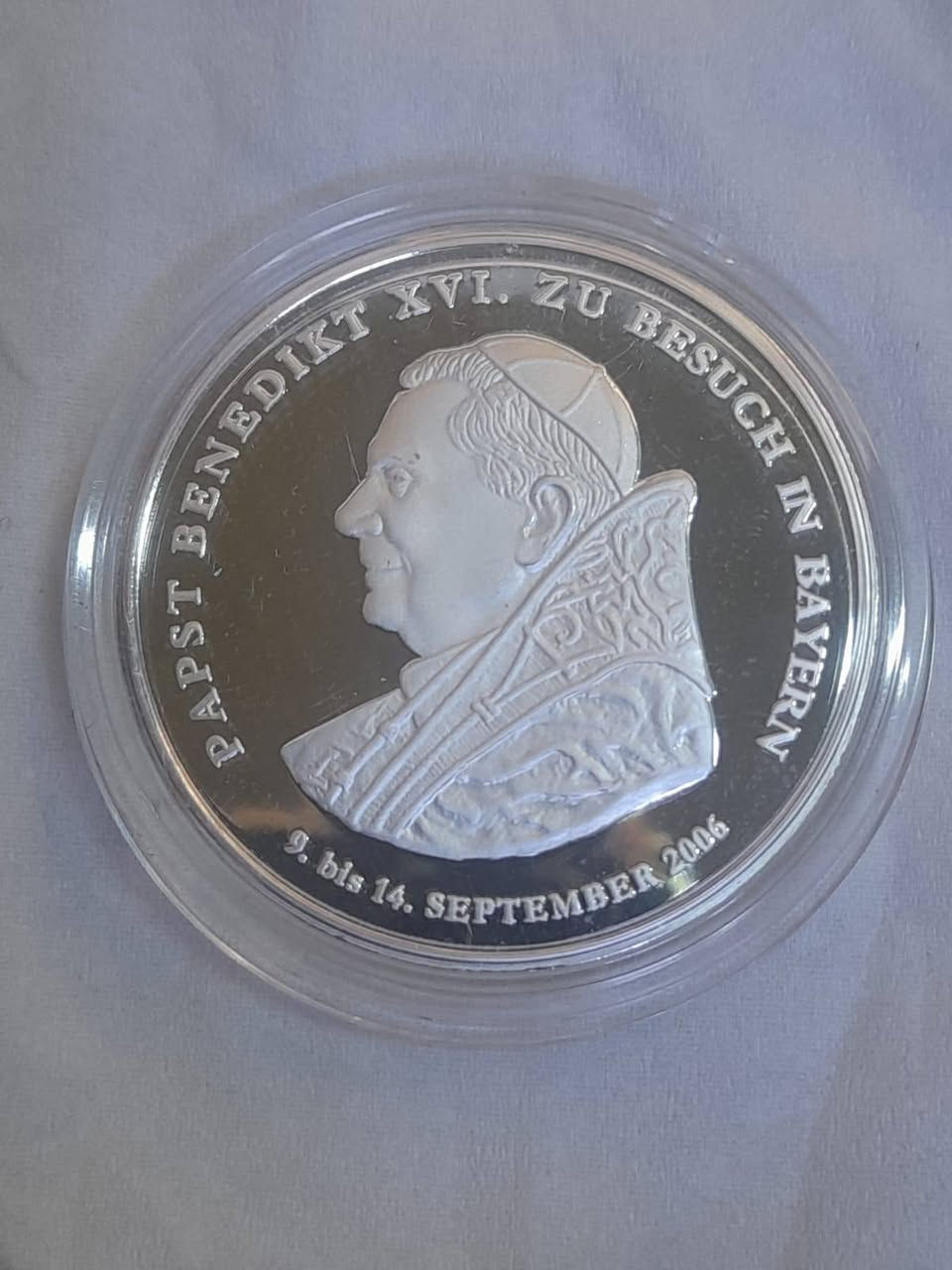 ١٥ الف دينار
مسكوكة تذكارية الفاتيكان
البابا بنديكت السادس عشر
كنيسة باترونا في بافاريا مدينة ميونخ


**إذا كنت صاحب هذا الإعلان وتريد حذفه لأي سبب، رجاءا أرسل رسالة إلى الدعم الفني**