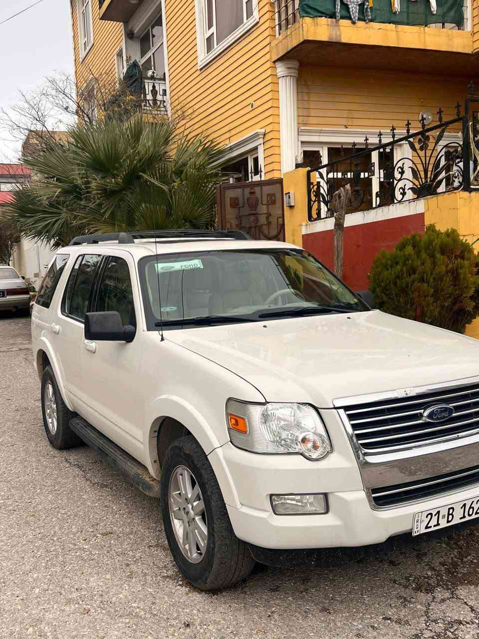 فۆرد ئێکسبلورر
مۆدیل 2010 
سەنەوی تازە،،، بێ بۆیاخ بێ سارد وبێ دەعم،،، بێ کراونەوە هچ برغویەک لاشە تا مەکینە ،،،ناوزەرد ،کوشن جلد بیلاد و تازە  ،، سێ ڕیز کوشن ،، کوشن کارەبا ،، کوشن هیتەر ،،ئاوینە کارەبا ،،، سوکان ڤۆلیۆم و تحدید سرعە ،،، شاشە ئایپاد ،،تەبرید مەرکزی بۆ هەر سێ ڕیز کوشن ،،، جوار جام کارەبا ،،، کامیراو حاسە ،،،سەقف سڵاید ،،، شەش پستن ،،، دەبڵ اکسل ،، گێڕ ئۆتۆماتیک ،،، 150ڕۆشتوە ،، مواسەفات خلیجی ،،، ڕەقم سلێمانی و لەسلێمانیە
 نرخ 148گەڵا 
ژ.ت ***********
