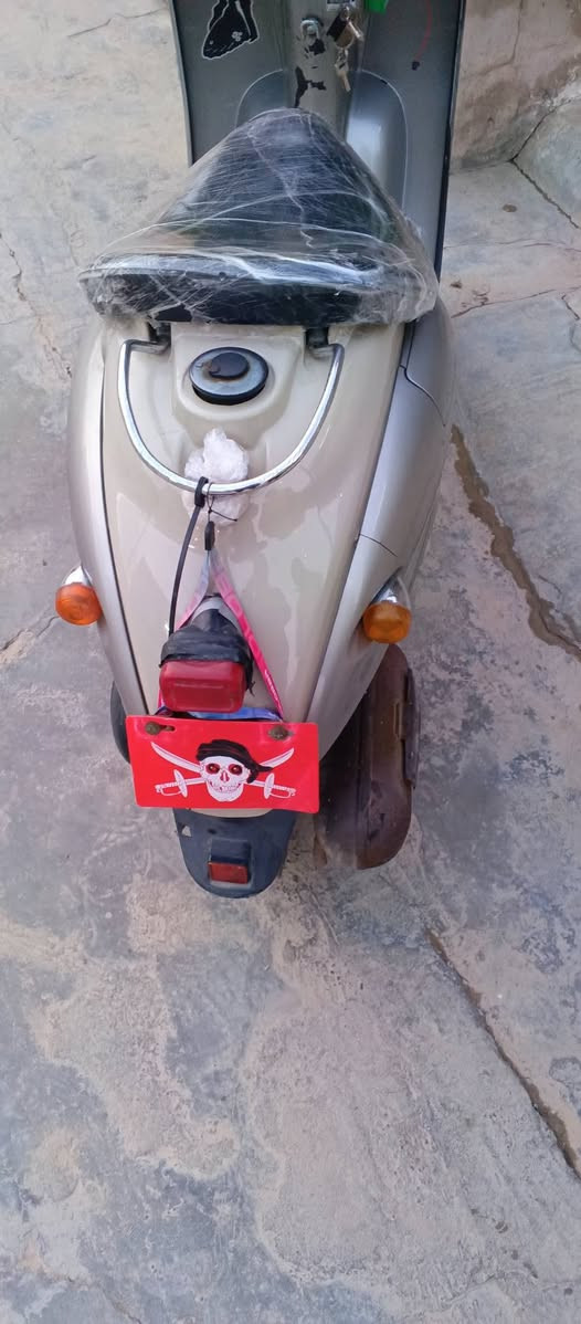 سلام عليكم
درجة عبد حليم نثيه للبيع 
ماطور مال رنبه صار 3 اشهر منزله 
درجه اي عيب ما بيه سلف هندر شغال 
كهربايت كله شغال مكينه اي عيب ما بيه 
سعر 600 وا بي مجال ***********
