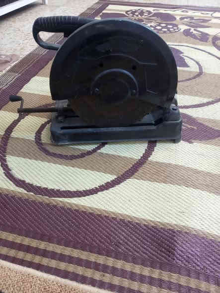 كتر حداده باله الماني اصلي نظيف ومامستعمل هواي مال بيت شغال وكامل للبيع ١٥٠ وبي مجال للشراي مكاني الزعفرانيه شارع الجواهري ***********
