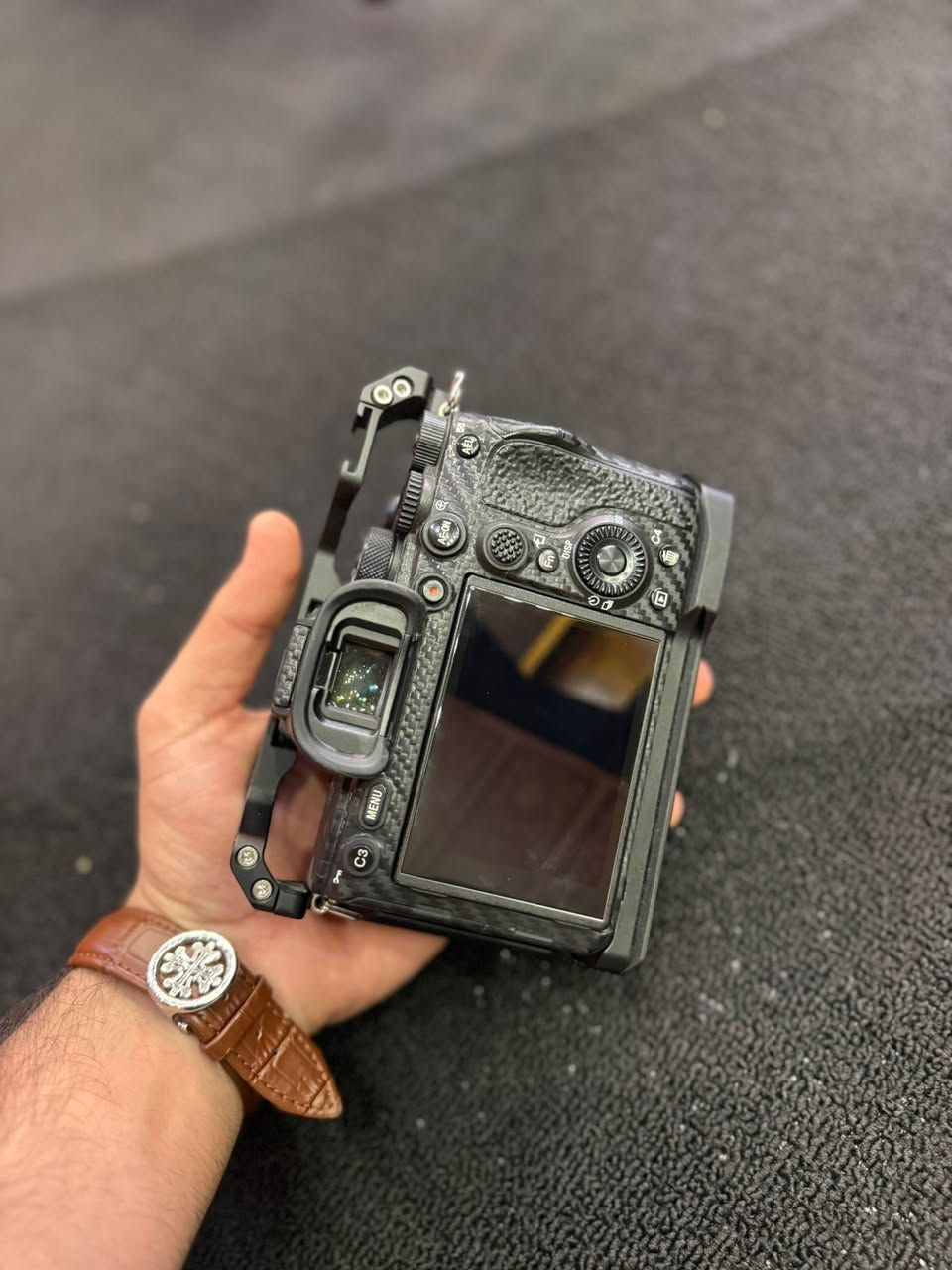 📸 للبيع | Sony A7R IV (Body Only)
كامرة Sony A7R IV بدي فقط، بحالة جيدة جداً.

▪️ السعر: 2,300,000 دينار عراقي
▪️ قابل للتفاوض بشكل بسيط
▪️ الكارتون الأصلي موجود
▪️ الشاحنة الأصلية موجودة
▪️ القباق (الأغطية) موجودة

📍 الموقع: بغداد – الشعب
📞 ***********

للاستفسار أو المعاينة يرجى التواصل على الرقم أعلاه
