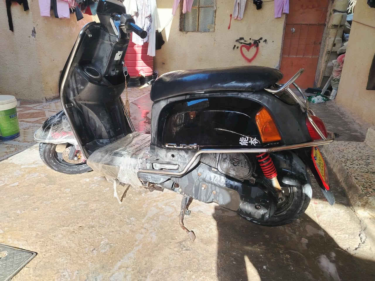 السلام عليكم دراجه بوليس كفاله عامه الدراجه سلف وهندر دراجه ماناقصه برغي مال رنبه شغل وطلع المكينه لا مفتوحه ولا تنقص الدراجه شغله ومعدل تخبل الدراجه كابريتر السعر900
*********** إذا أكو مراوس عادي البصرة, العراق
