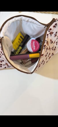 حقيبة نسائية • خفيفة الوزن • توصيل متوفر