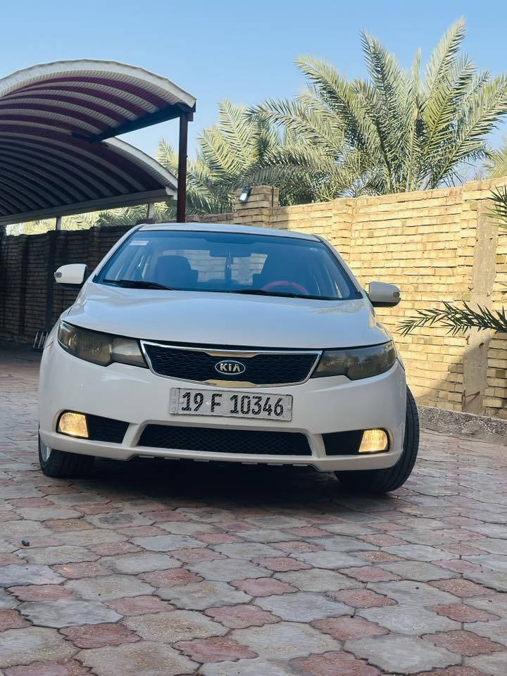 السلام عليكم
سيراتو 2011 خليجي 
السياره حلوه احلا من الصور  
5ويل كب تحكمات ستيرن 4حساسات خلفيه 
حدادية مكينه وكير كله نضيف
كهربائيات شغاله كلها رقمها كربلاء دولي شرط المداور السياره مال جنيان جاهزه السونار مرفق بل صور  ب93 وبيها مجال بسيط ***********متواجد عل خاص
