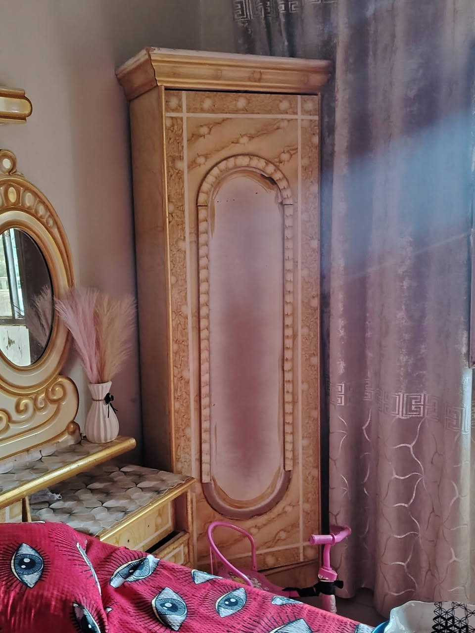 سلام عليكم غرفت نوم لبيع
بغداد حي البتول
لغرفه نضاتها 70% 
سعر 400 بيها مجال
الاستفسار عله رقم او واتساب
***********
