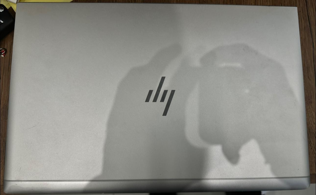 لابتوب   Ellite book hp
معالج جيل 10 i5 
رام 8
هارد 256
شاشة لمس حجم 15
السعر 425.000 الف 
***********
