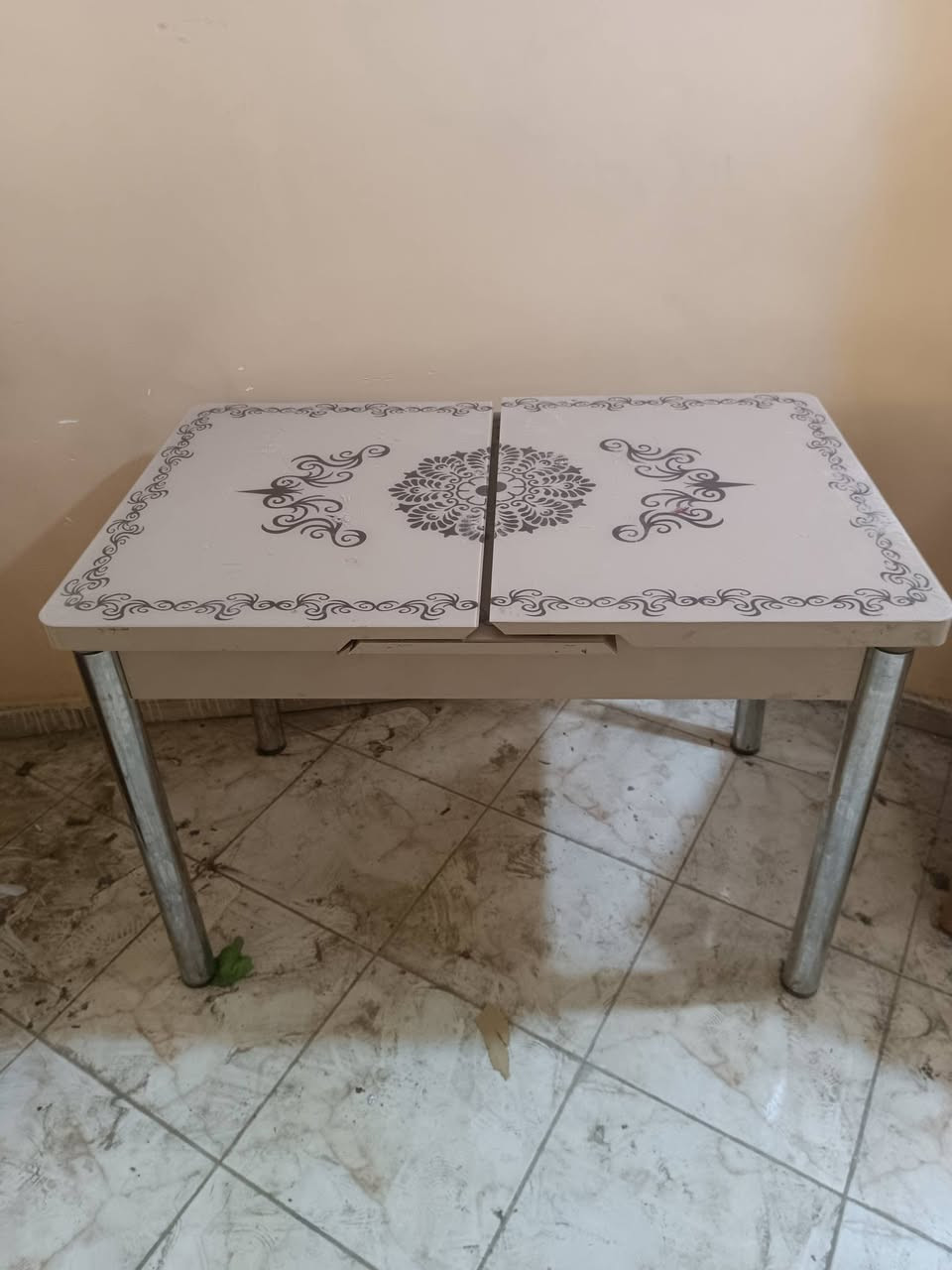 تخم 6 قنفات بسعر 100 الف
كومدي خشب 3 بيبان بسعر 50 الف
ميز طعام بسعر 40 الف
جربابه مع بوفيات عدد 2 بسعر 40 الف
زوالي عدد 2 الطول 3 متر و العرض 2 ونص بسعر 70 الف
ماطور شغال بسعر 20 الف
كاونتر أبو السنك بسعر 100 الف
#مكاني بالحله مركز المدينة هذه رقمي غير متواجد عل فيس ***********
