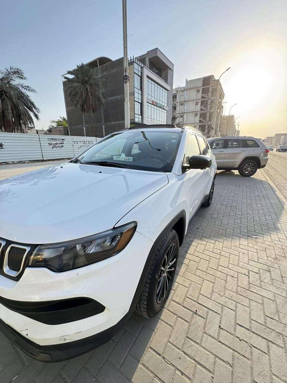 سلام عليكم 

جيب كومباس ٢٠٢٢ رقم أربيل الدولي باسم شركه تحويل او وكاله حسب الرغبه

ماشيه 58. الف كيلو 

السياره شنو مواصفات تلكي بيها فول الفول واحد على واحد 

رادارات جميع الجهات 

جنطه كهرباء 

كرسي كهرباء 

٣ انظمه قياده 

مكينه ٢٤٠٠ 

بنوراما على طول القماره 

والباقي كله معروف 

حادث كلش خفيف صندوق الخلفي فقط وصور الحادث منشوره  
مكان السياره بصره :العشار
السعر :167
هـ: ‭0773 061 9988‬
