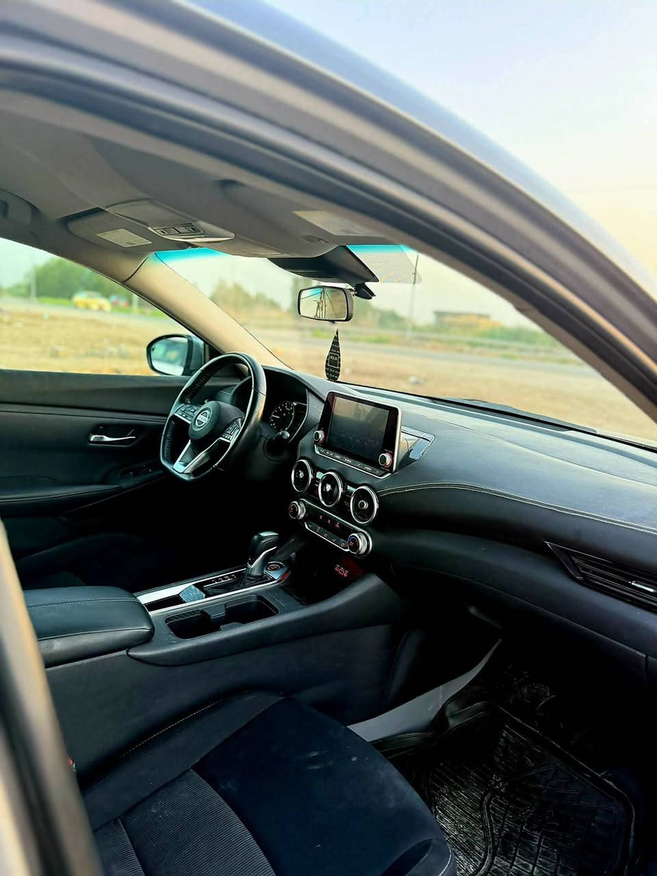 نيسان سنترا2022
رقم مثنى معوقين انطيك وكالة عامة
محرك  2.0L 4 
السيارة بيها جاملغ و دعاميه وشويه من حافة البنيد
المواصفات:
1-بصمه
2-‏تشغيل عن بعد
3-تنته
4-نضام قياده أيكو + سبورت + نورمال 
5-رادارات 360 درجة و مثبت سرعه و تحكم ستيرن
6-نظام ABS ومانع انزلاق وحساس اطارات
7-بك لايت ليد
8-شاشه كبير وكاميرة دوراة
9-شاشه اعطال وسطية وشاشه ديجتال
10-ويل كب رياضي 
11-أوتو بريك 
12- قيادة ذاتية و مقود هزاز عند الخروج عن المسار
للبيع او للمراوس
للأستفسار الاتصال على الرقم ***********
