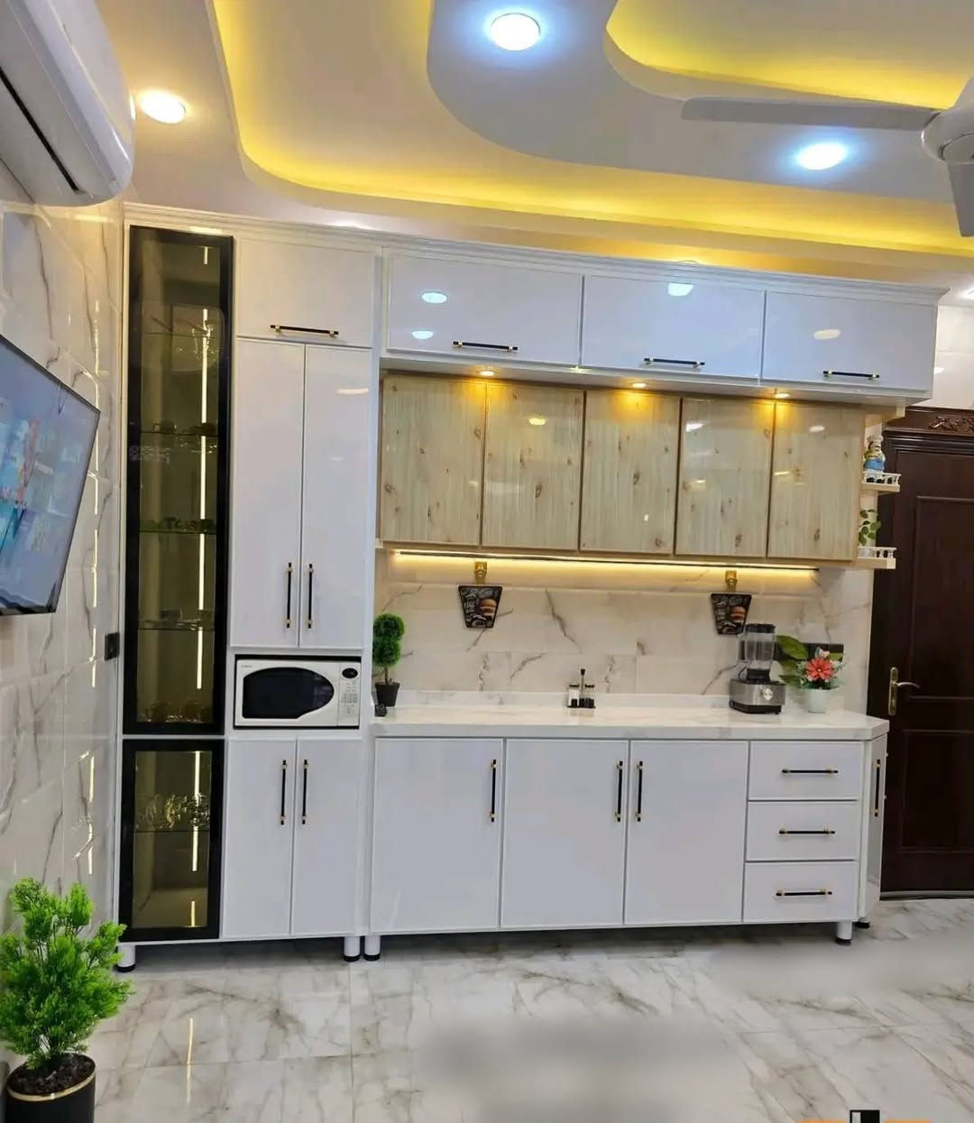 🤍 مطبخ العائلة... حيث تبدي أحلى لمة 🤍
مو بس مطبخ، هذا قلب البيت النابض

أبيض لماع + دواليب مضيئة + طاولة طعام أنيقة

ليش عوائل كركوك تختار معمل الرزان؟

✅ مساحة كاملة متكاملة: طبخ وأكل ولمة

✅ ألمنيوم أبيض ضد الماء والرطوبة 100%

✅ إنارة LED دافية تفتح النفس بالليل والنهار

✅ دواليب جام تعرض مواعينچ بفخامة

✅ طاولة طعام بنفس ستايل المطبخ - تناسق يخبل

✅ تنظيفه سهل وما يتعبچ لو عندچ جهال

✅ أسعار مناسبة جداً 

✅ ضمان حقيقي 

معمل الرزان - متخصص ألمنيوم كركوك

نصمم مطبخ يناسب عائلتچ وحياتچ

للاتصال 📞 ***********

الرزان... لأن بيتچ يستاهل الأفضل

#مطبخ_عائلي #معمل_الرزان #كركوك #مطابخ_المنيوم #ديكور_بيت #مطابخ_متكاملة
