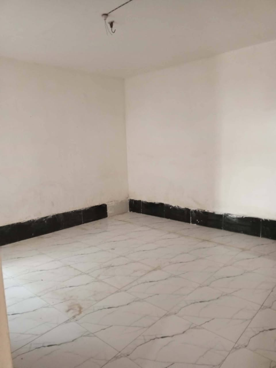 السلام عليكم
بيت للبيع زراعي المساحه ٢٠٠ متر العنوان بالسده حي البكر كاع كمال تفاصيل البيت غرفتين + صاله + ستقبال + مطبخ + صحيات + طارمه وحديقه البيت نضيف وكامل من كلشي وحاليا فارغ تستلم مباشر باقي التفاصيل // *********** > ***********
