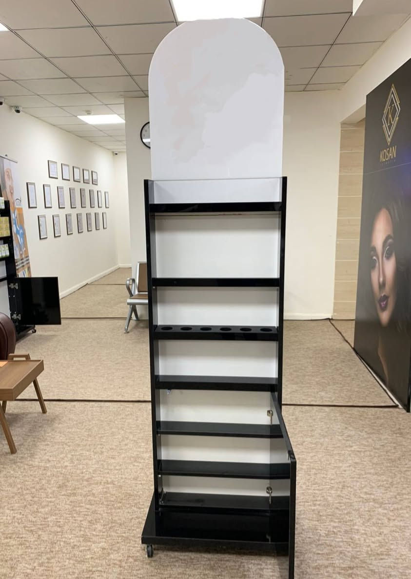 عندنا ستاندات للبيع بسعر مناسب و جوه السوق 💯 اتصلوا على رقم *********** ☎️
