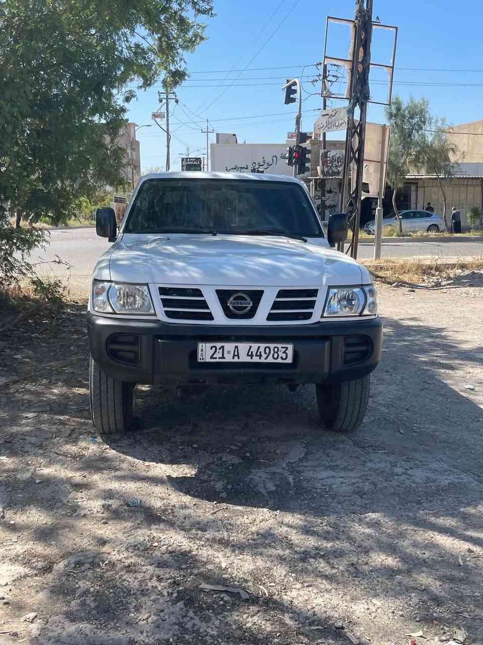 بترۆل محسن
٢٠٠٣
ناو سبی 
 سەنەوی تازەیە تا ٢٠٣١
ناوی نیە لەحاسیبەی بەغداد 
گیر مەکینە دەبل اکسل بەشەرت 
سبوخ حیزامە 
سەیارەکە جاهیزە 
لەکەرکوکم
سعری ٨٧ تۆزێ مەعمەلە
***********

