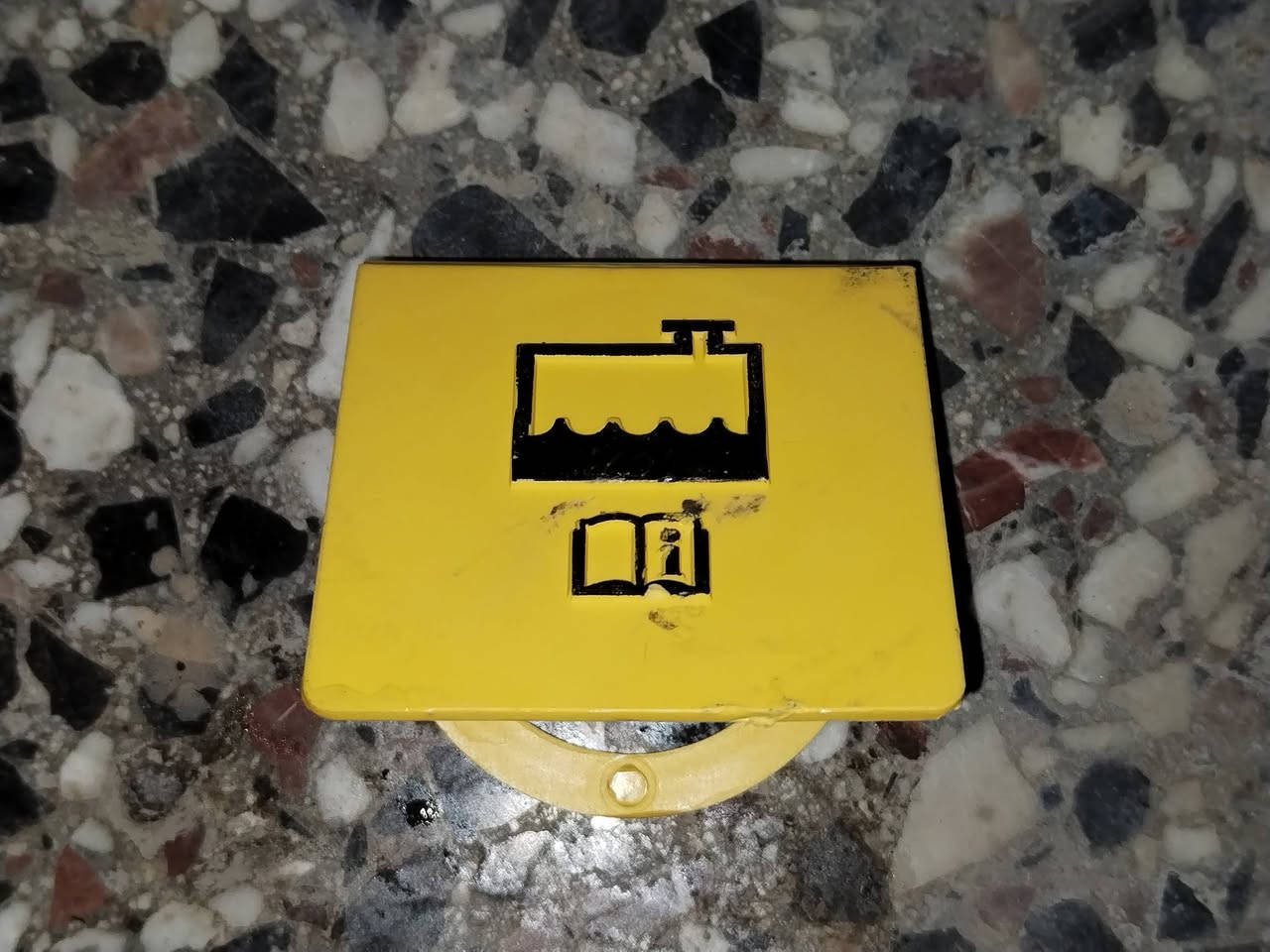 السلام عليكم للبيع رقمي ***********
