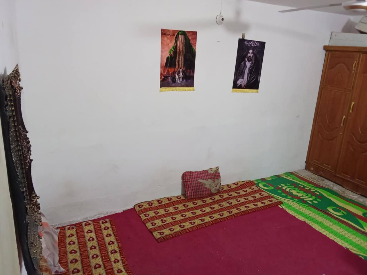 سلام عليكم البيت البيع مساحة 156  طابو صرف بي ثالثه غرف ثنين جوه وحده فوك العنوان طويريج منطقة شيخ حمزه السعر 45 وبي مجال شي قليل تصال على رقم) (***********) (***********)
