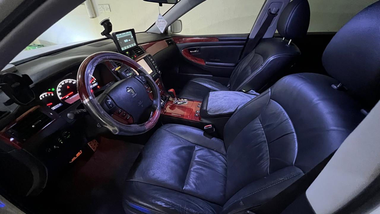 ادوات ادوات کراون شاهینە بل پاکەت 182 ماشیة110الف تایرات جدید بدون صبغ داخل اسود جلد هیتر 4دگم  سلاجە فول فول  بدون فتح  سعر 105 ورقە بیەمجال مکان کلار ***********
