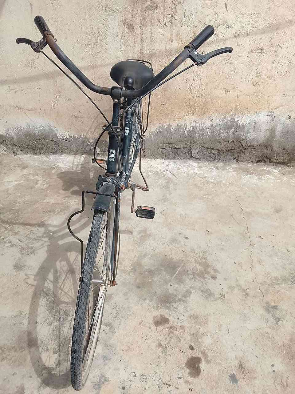 السلام عليكم بايسكل للبيع السعر 65 كوت ***********
