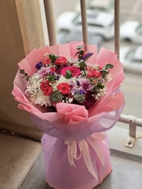 سعرر الوردة الفين ديناار فقط 🌻✨💗 توصيل بسماية الف دينار للتواصل واتساب...