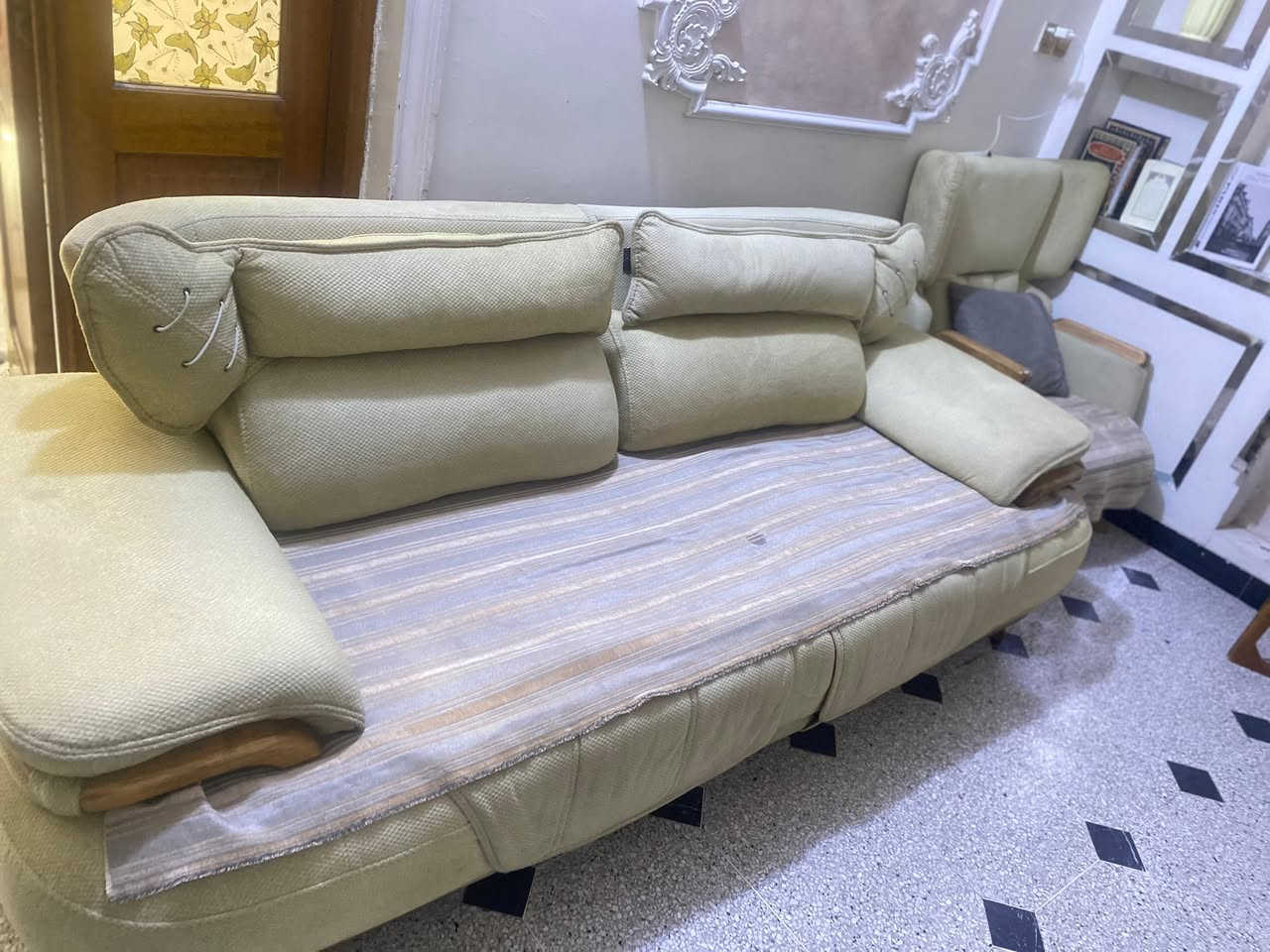 للبيع مستعمل قليل جدا صاج تركي
التخم يرهم سريري. وفعال والسبب للبيع ضخم جدا للغرفه العندي السعر مليون ونص وبي مجال.


**إذا كنت صاحب هذا الإعلان وتريد حذفه لأي سبب، رجاءا أرسل رسالة إلى الدعم الفني**