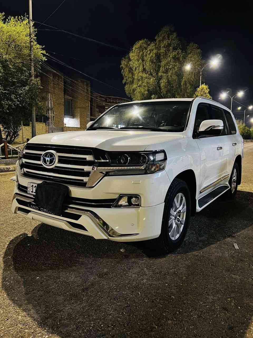 سلام عليكم لاندكروزر 2018 رقم بغداد عداد المشي 93 الف حقيقي وايتديشن مكفوله من الصبغ والبارد بسمي شرط التحويل سياره كير ومحرك والداخل والبدي الخارجي جديده بمعنى الكلمه مال جناي السعر 540 وبيهه مجال قليل الاتصال *********** او ***********
