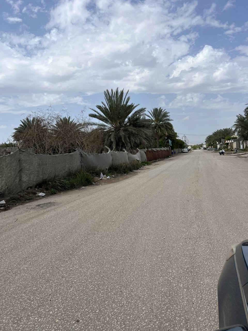 السلام عليكم للبيع نص قطعه ١٠٠ متر 

على الحولي ابو سديره ع التبليط الرئيسي 
خدمات كامله اصلاح زراعي سعر القطعه 
١٢ مليون وبيها مجال 
***********
