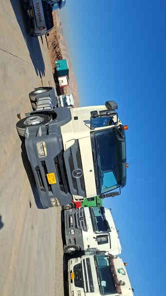 بسم الله الرحمن الرحيم 
النوع السياره . مارسدس اكسور دمعه . تاك ويل دبل قماره راس تريله فقط لل بيع . 
موديل  2006. حجم محرك  18.40 
 مواصفات . تبريد . هاف . 2 طقه . كير ضربه عادي 4×4 . محور قصير .طخم تاير 
كير محرك اكسن قماره صبغ مكفول كفاله عامه شرط .
رقم دهوك . تحويل مباشر 
السعر 135 معا مجال 
عنوان معرض هوار . طريق دهوك موصل . جمبور عميريه 
***********
***********
