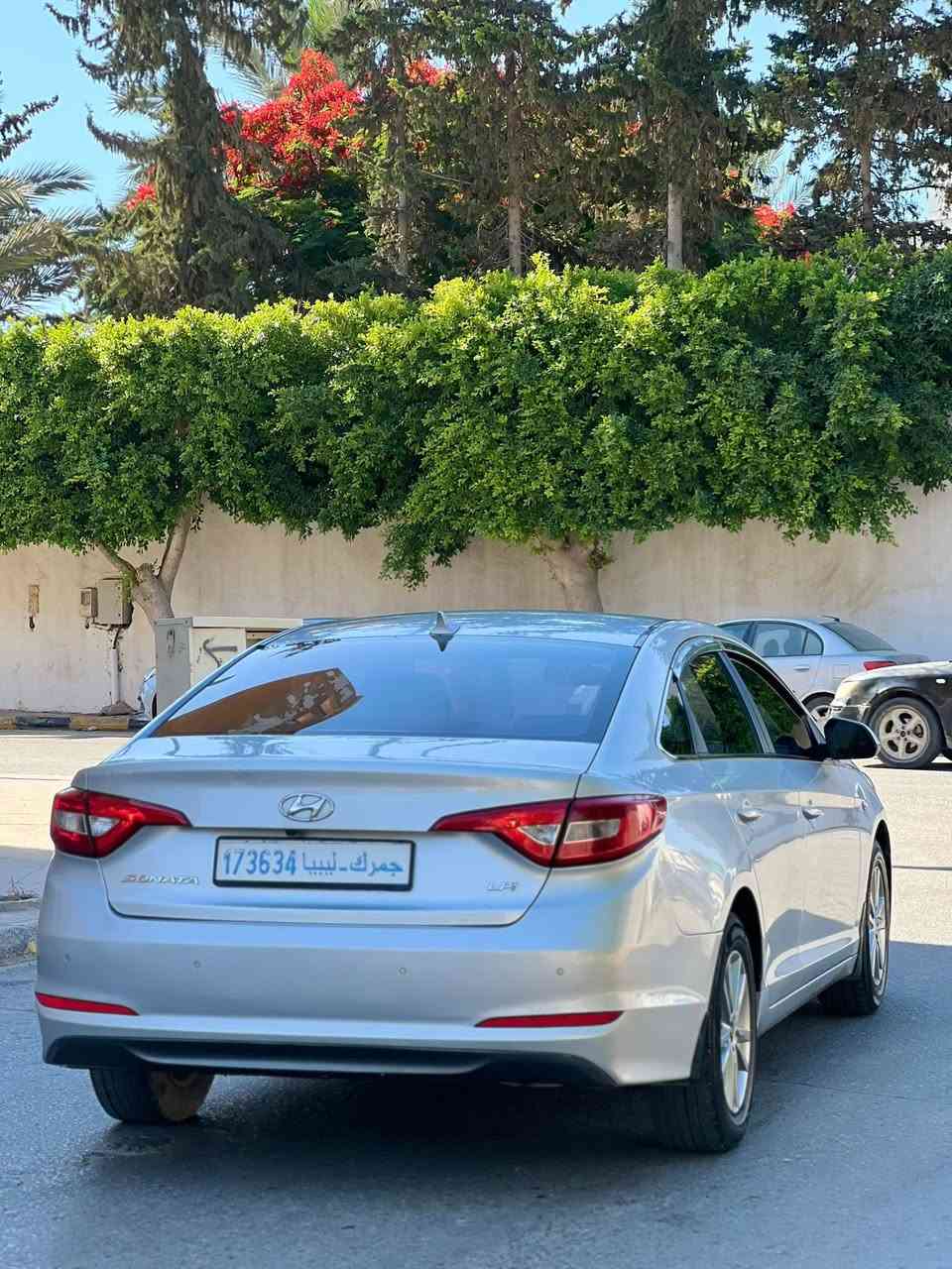 عيب لا وبسعر 🔥  
#سوناتا2016 محرك20 #مرغوووب 👌😍

‏| #SONATA_ | 2016 | 4 CLyinder| 2.0 Liter| 🤍❤️
🌟 سعـة المحـرك : 2.0💯✅

🌟 سـنة الصـنع : 2016 

الف كيلو)✅ 🔥

🌟 نـاقل الحـركة : أوتوماتــگ  💯✅

🌟المميزات : 
   _ صالون ممتاز 
   _ حساسات 
   _ تحكم كامل ف المقود
   _  محرك كمبيو قص قشره درجه اولى 
   _ دبل كمبيو  
   _اضاءة ضباب 
   _حساس ضغط هواء الاطارات مع اطارات جديده كليا ♥️

🌟 خَـاليـة مِنَ القَصْ و السُّـوسْ والقِشرةٌ  وفرق اللون نهائي ♥️✋✅
🌟 محرگ وكمبيو   10/10 بالضمانه قلّب وين مايعجبك💯✅

🌟 الحـالة : مُمتَــٰـازَة جداً 💯✅

🌟 إستيــراد كوريا حديث 🚗 🇰🇷✅

🌟 جمرك / رسالة مفتوحة كيف وصله

-خاليه من جميع العيوب الميكانيكية والكهربائية ✅

السعر :
 الرقم092.96.99.99.8
المكان :طرابلس معرض الشفتري 📦


**إذا كنت صاحب هذا الإعلان وتريد حذفه لأي سبب، رجاءا أرسل رسالة إلى الدعم الفني**