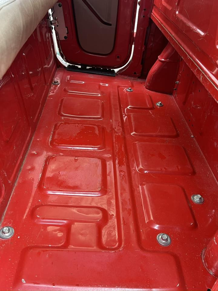 السلام عليكم تكتك موديل 23 شهر العاشر مرقم انكليزي مشروع وطني باسمي  بيهة طخه فوك البك لايت بارد ورصعة باللغد موضحات بالصور التكتك جان بيها نكدات خياس معمرهن والصور موجودة قبل التعمير 
المحرك مكفول من تفيلس
الله شاهد مامتعوبة ماطلع بيها هواي طالب جامعة
مكاني بغداد البياع تقاطع درويش 
 بي واتساب ***********
مامتواجد فيس 
السعر 10400 بيها مجال
