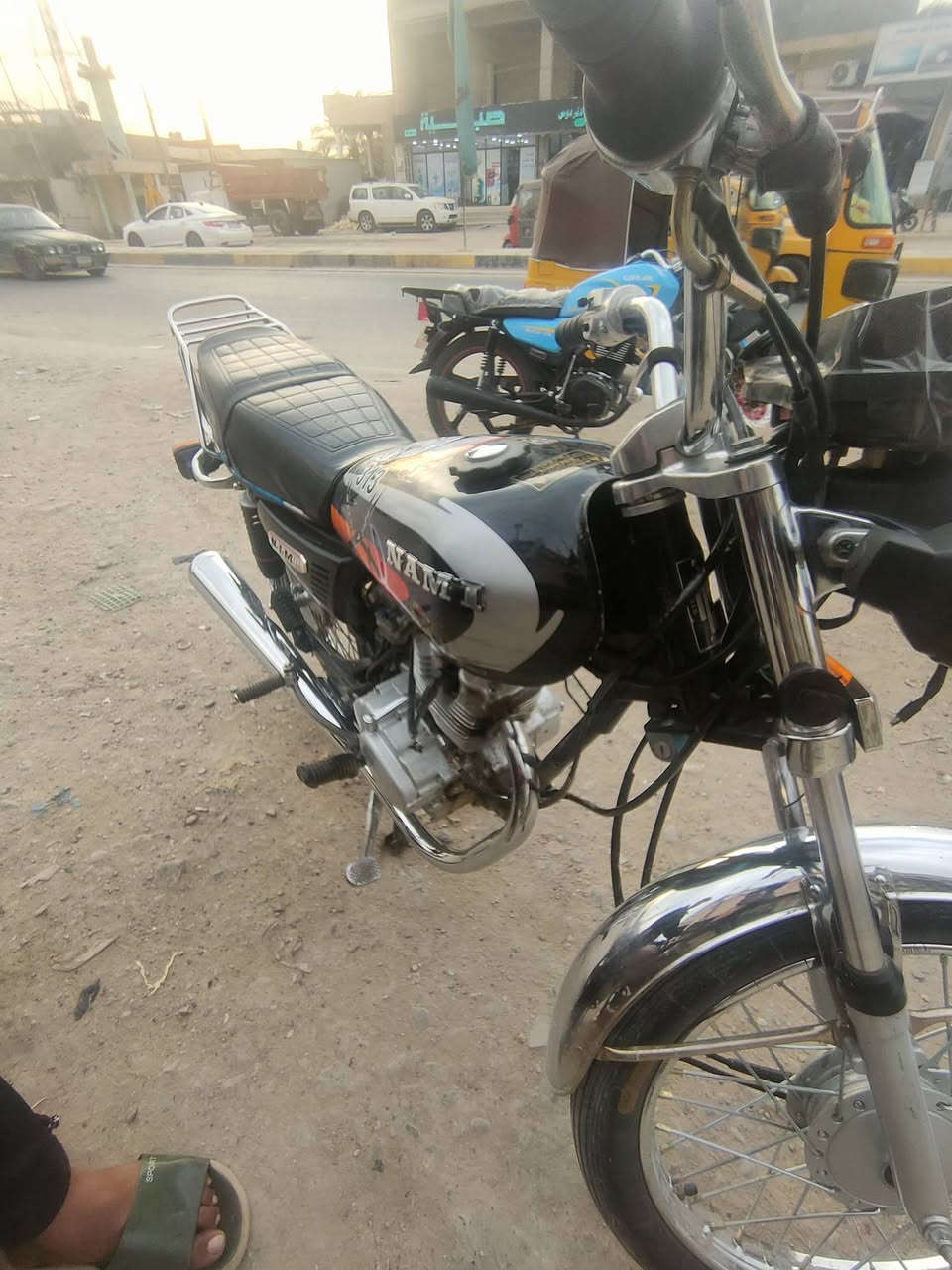 سلام عليكم نامه موديل 26 بعدها زيرو ماماشيه فقط العداد بي كسر بس شغال نازله بشهر  الواحد اواراق سكنر بيهن تلف مكاني شعب حي اور سعر 575
رقم ***********
