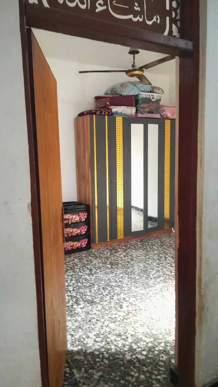 توكلنا عل الله بيت مستعجل عل بيع اخوان رجاءن بس المشتري يتصل متوازي عل بيع بسعر بلاش جنت عارض البيت 55 اوهسه قفله 45 اخوان مابيع قصد ولامدة ابيع نقد رجاءن بدون احراج تفاصيل البيت زراعي سند 23 البناء بلوك ركن مساحه 95 صب مسلح البناء صارله فتره من كمل جديد العنوان حي الرئاسه مال معلمين قرب مجمع 400 قرية الشهيد نعيم او قرية ناجي بيهه اسمين 3فرع من جهة 400 للاستفسار الاتصال *********** اخوان اليريد ايشوفه البيت ينطي كلمه اويجي او رجاءن بدون وعود كاذبه
