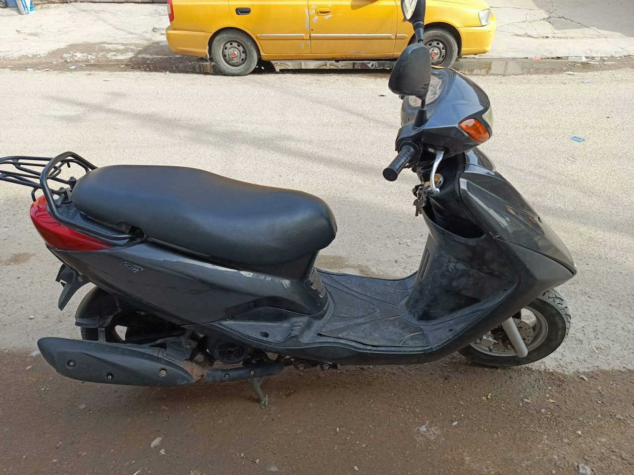 السلام عليكم اكزز البيع النظافه مثل المعروضه كدامكم ستان حساس  كهربائيّ كهربائيّة شغاله كامله  سلف هندر   
مكاني الشعب  ***********
