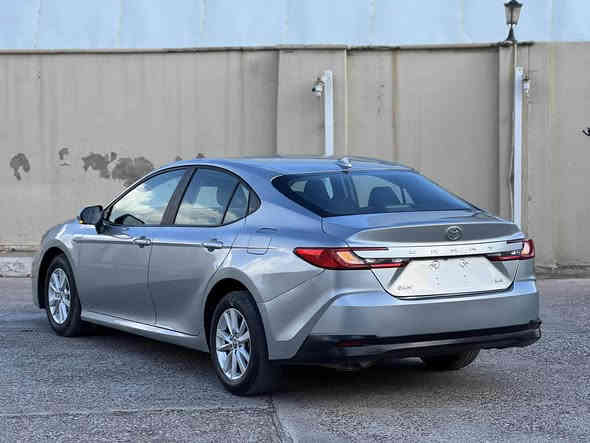 السلام عليكم 
بيع سريع 173ورقه😱😱
تويوتا كامري 2025 هايبرد

ضرر: 4 قطع صبوخ و ربع  قمارة صبوخ
بدون دواخل و بدون ايرباك و بجم كپس
ماشية 2000الف مايل

مواصفات LE
👇🏻
شاشه 
بصمة
كاميرة
رادار 
بريك بصمة
تحكمات بل ستيرن + شفتات بل ستيرن
حساس 
صندوق بصمة
تحديد سرعة + ABS
حجر كزوز بشرط 
 
السعر بلاش 173$ورقه
*********** واتساب فقط للتواصل 

عنوان عقرة اكر
