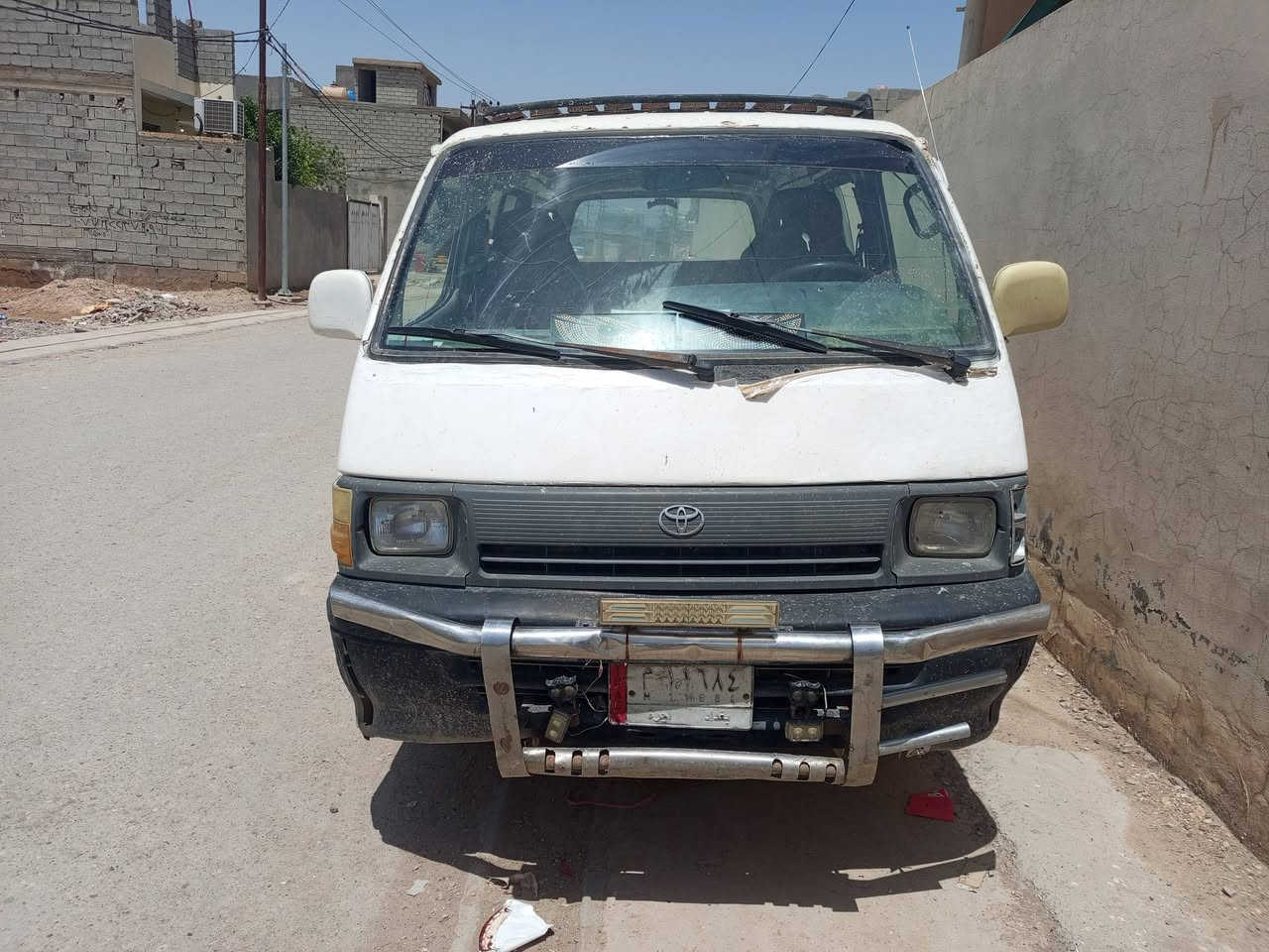 سلام عليكم متوفر هايسه بوز موديل 93 محرك ونجي كير اوتو سنويه لل 28 شرط التحويل سياره خير من الله 
سعر 25 وبيها مجال 
اتصل غير متواجد انترنيت الرقم بي واتساب ايضا 
***********

