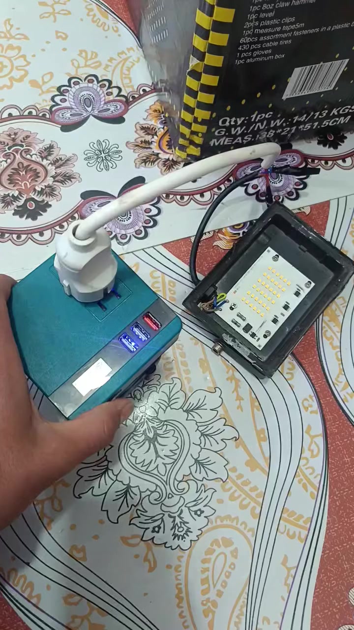 عاكسه صغيره وبطاريه الحجم 300 واط السعر 25 الف يوجد توصيل


**إذا كنت صاحب هذا الإعلان وتريد حذفه لأي سبب، رجاءا أرسل رسالة إلى الدعم الفني**