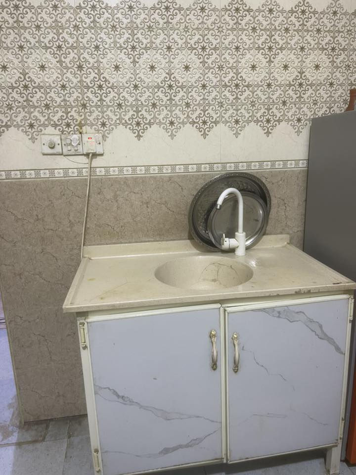 كلمن وسعره غرفه تركيه كلش نضيفه طباخ شغال شرط الفحص ثلاجه ومجمده وكاونتر للبيع 
واتساب ***********
