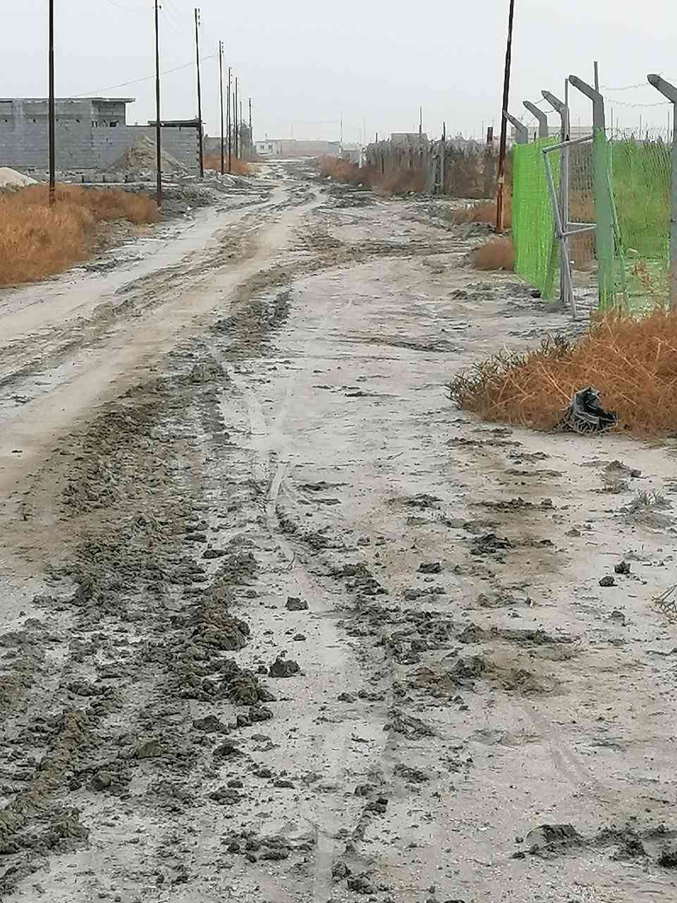 الف متر للبيع النزله الأولى قرب برج الانترنت على شارعين  منطقه بيها سكن متوفر ماء كهرباء يصلح ان يقسم ٤ قطع على
 ٢٥٠ م يباع كامل بي مجال واذا قطع سعر القطعه ٢٥٠م
١٠ ملاين للاتصال ***********
